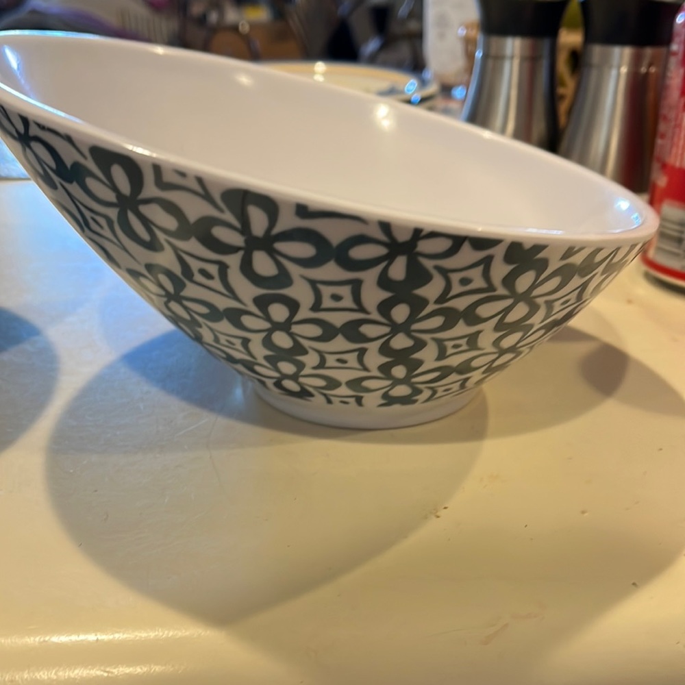 COPY - NWOT Set of 2 Bowls